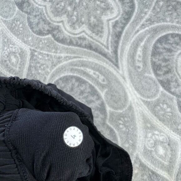 Womens Lululemon Hotty Hot Short II *Long - Picture 4 of 4